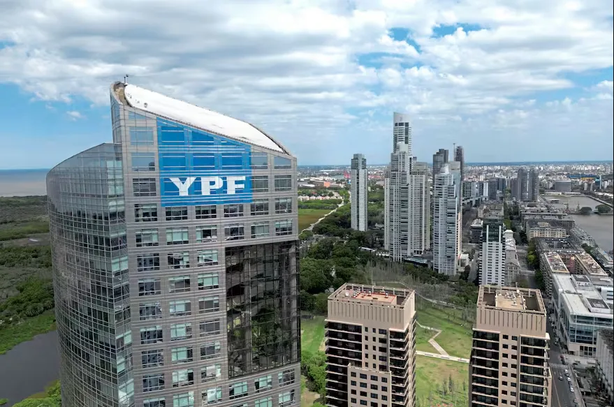 El juicio por YPF: una causa millonaria que complica al Estado argentino en EE.UU.